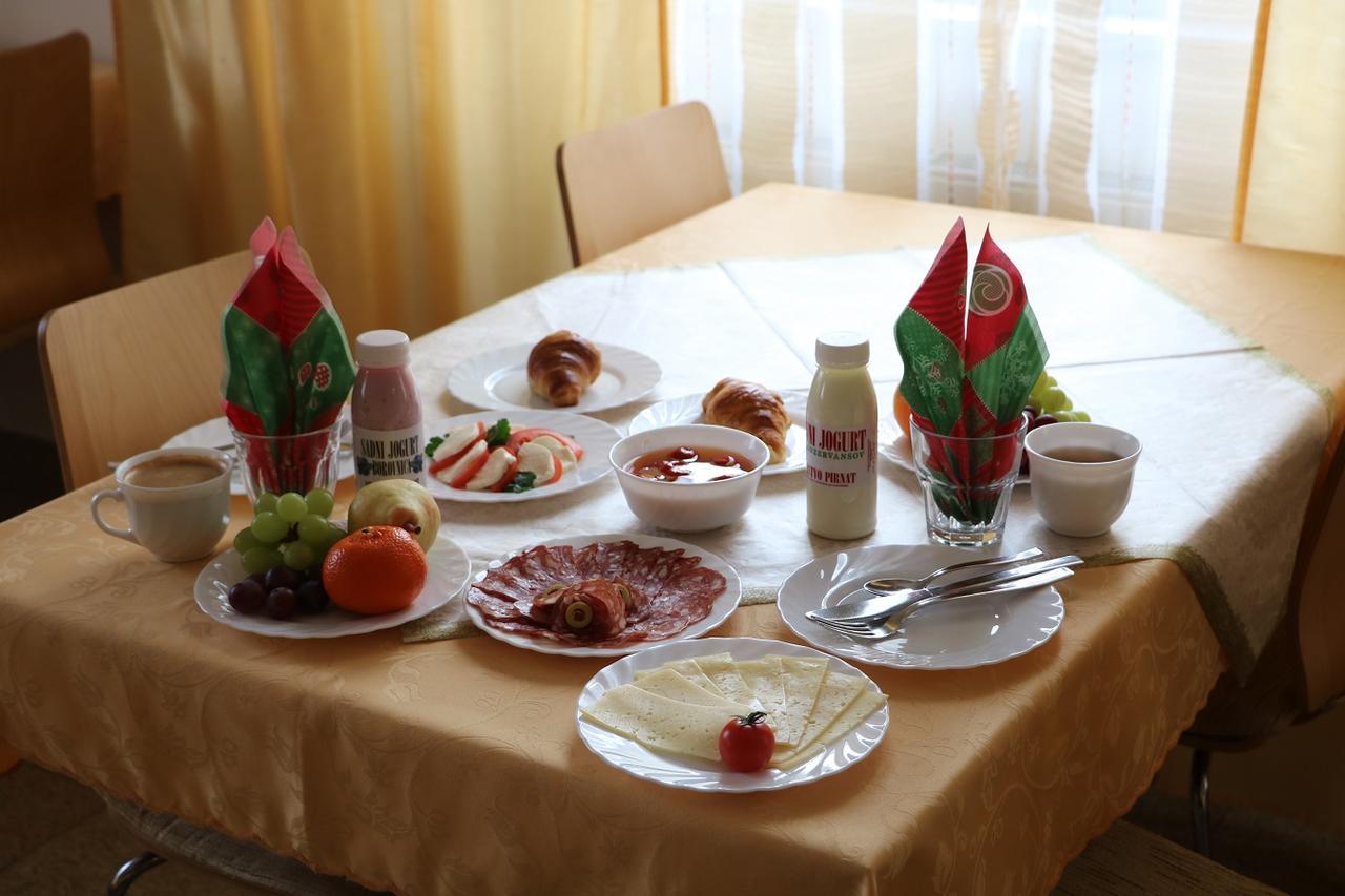 Saint Ignatius Retreat House Bed and Breakfast Ljubljana Eksteriør billede